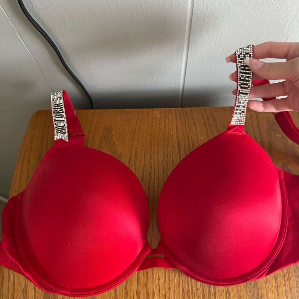 Victoria's Secret Red Shine Strap Push-Up Bra 34ddd